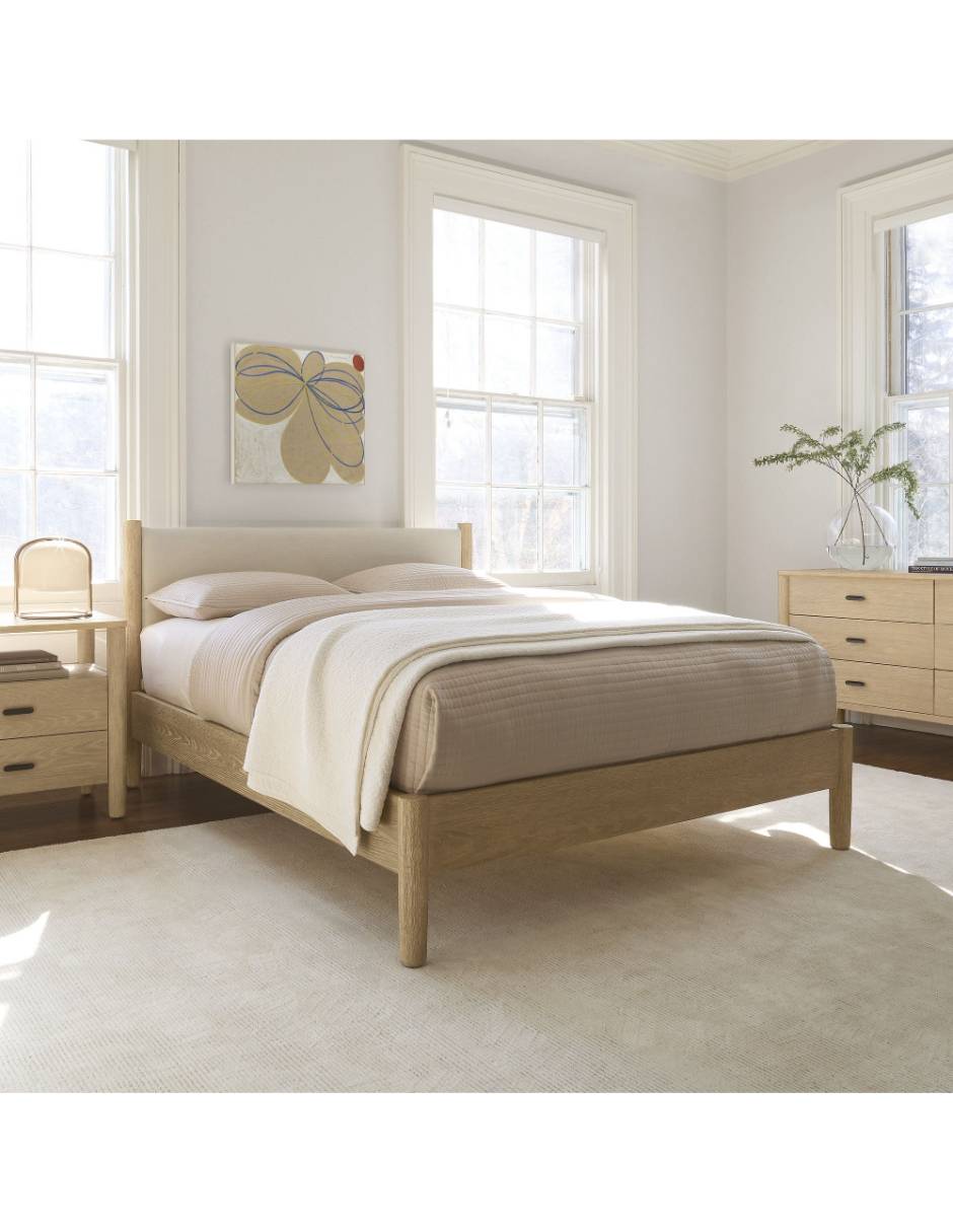 Cama Hargrove de madera king size 1