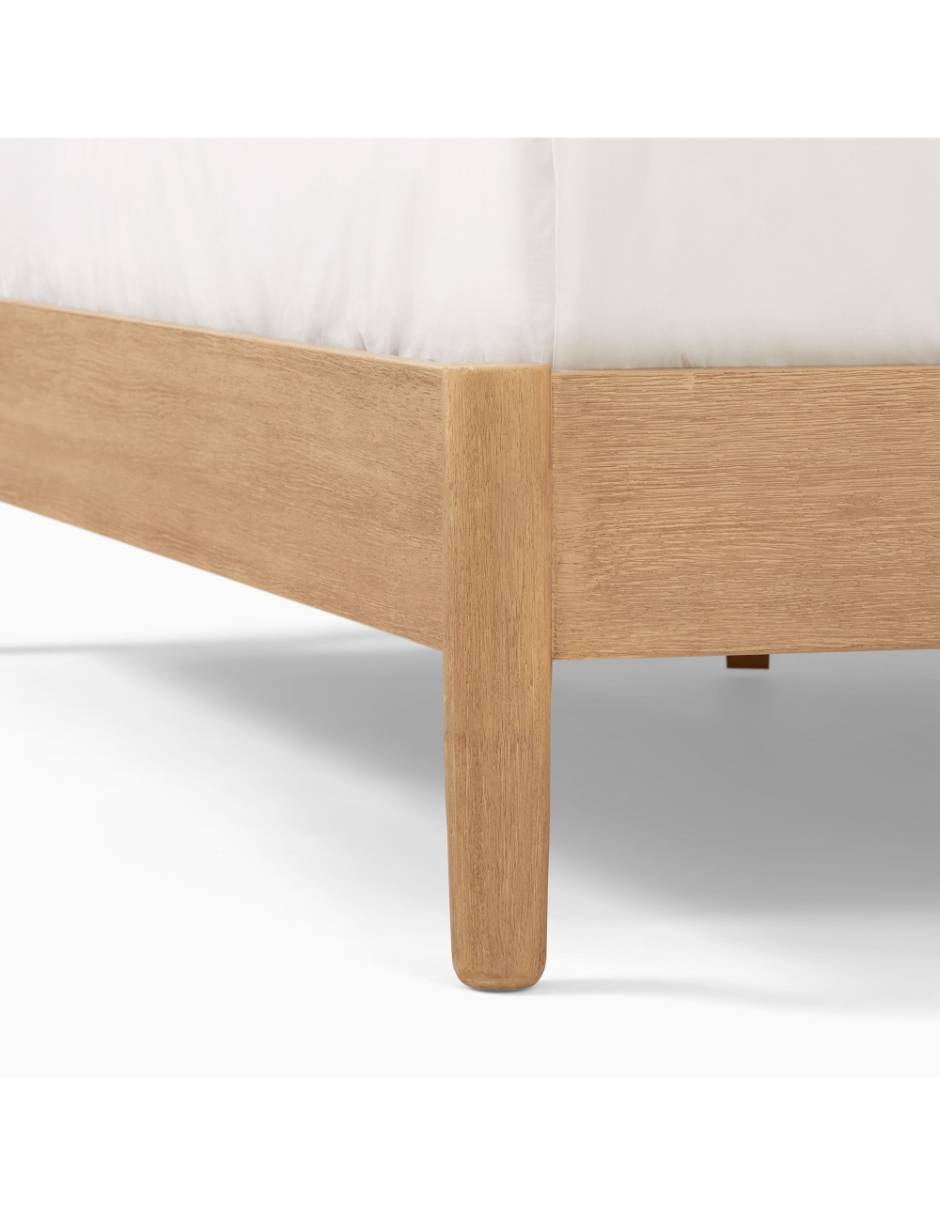 Cama Hargrove de madera king size 10