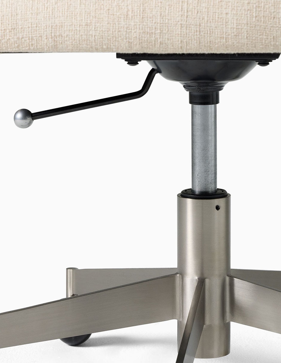 Silla Wood Swivel 6