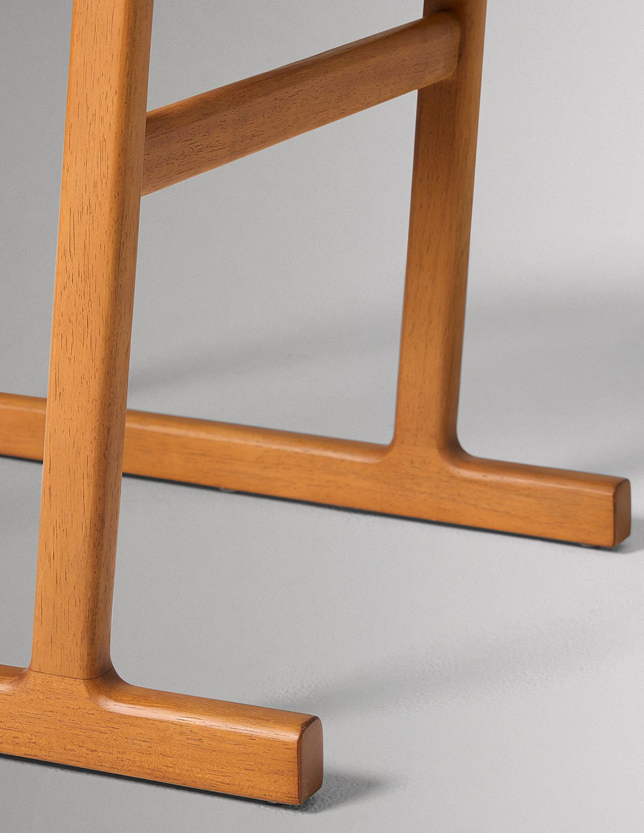 Silla Clyde de madera encino