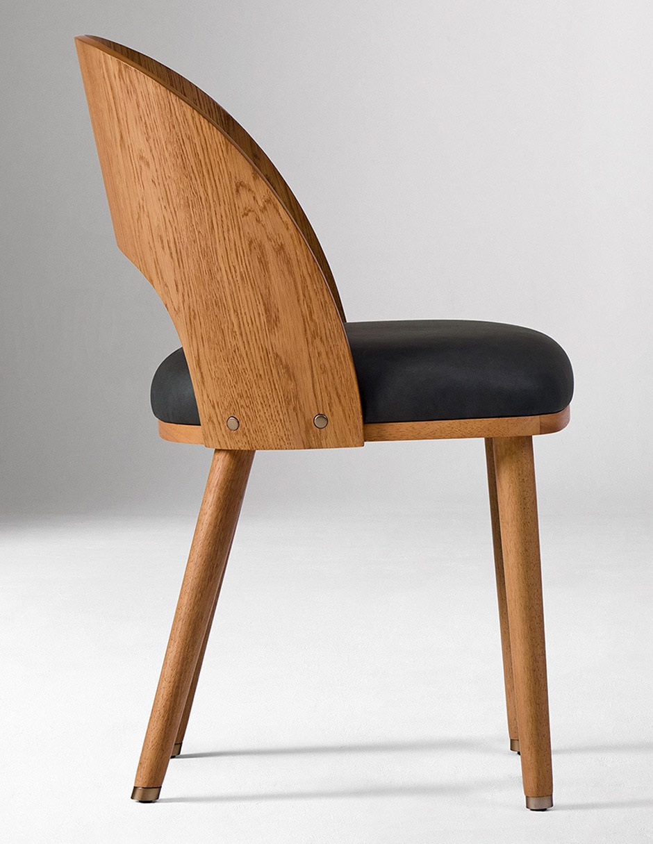 Silla Boerum de madera