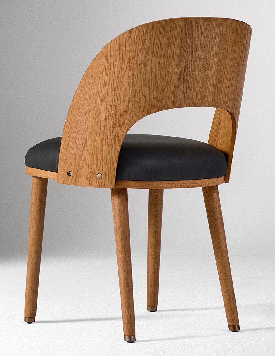 Silla Boerum de madera