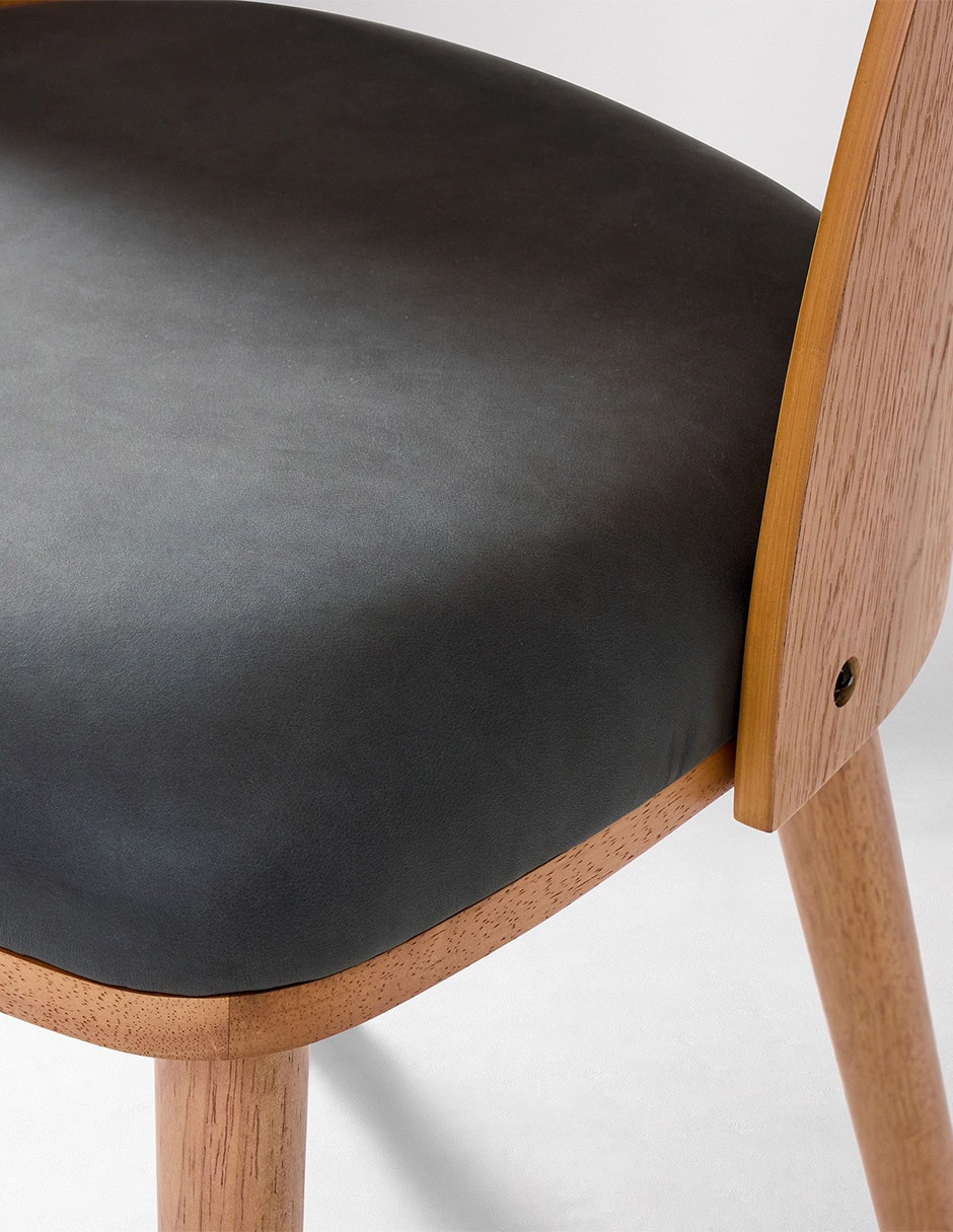 Silla Boerum de madera