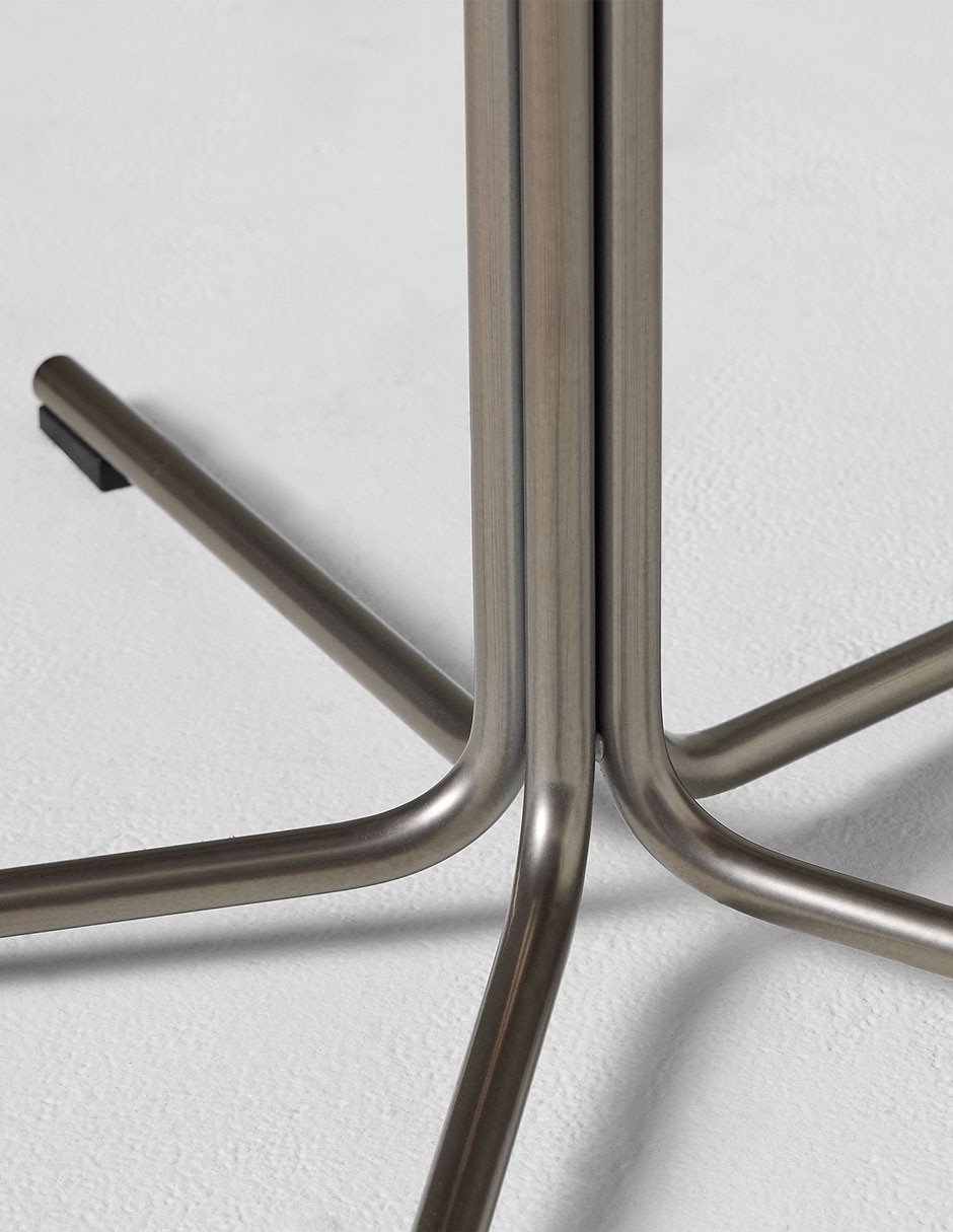 Silla con brazos Nelson de metal